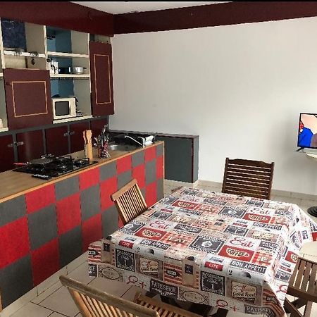 Le Studio De Tom Hirson 外观 照片